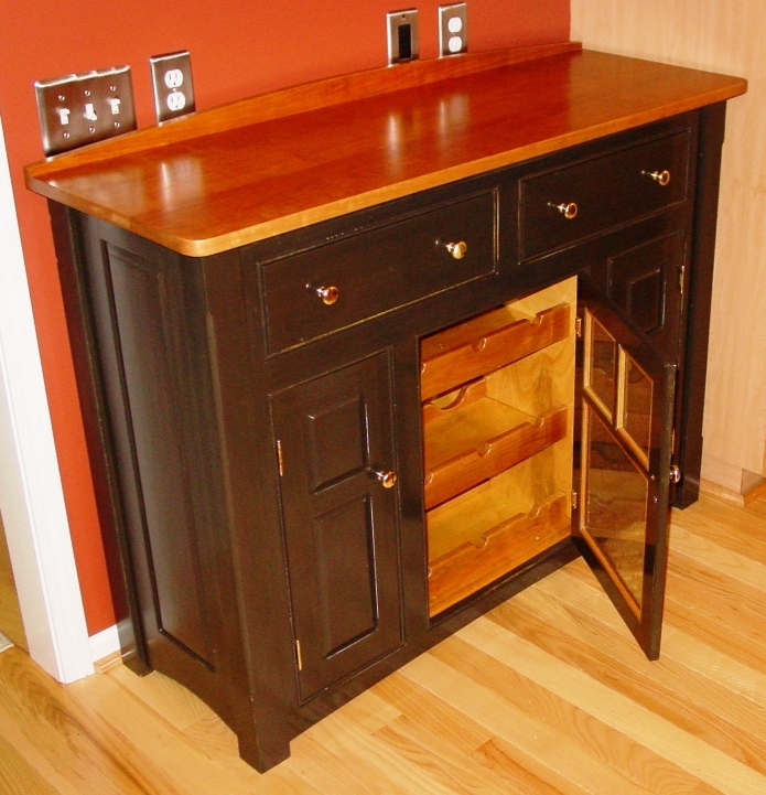 Carlson Hutch Large 202